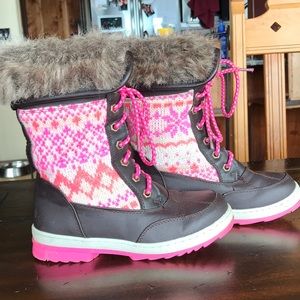 Stylish snow boots
